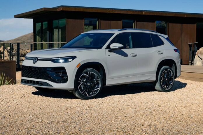 Volkswagen Tiguan SEL R-line Turbo del 2026, ofrece un interior espacioso y silencioso